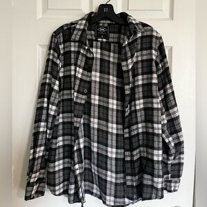 Kids size 18 Unisex Flannel in Black and White